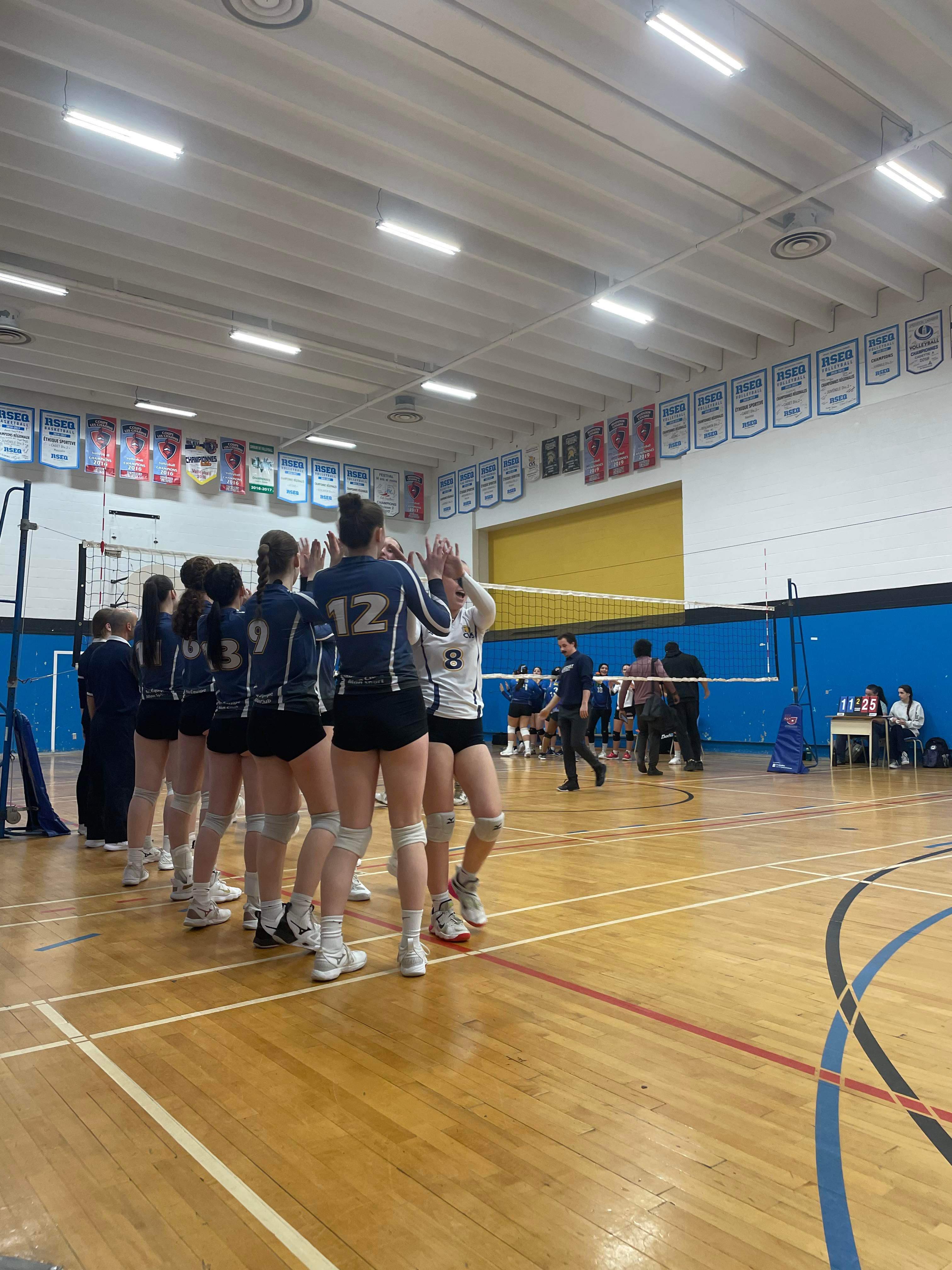 AVRIL 2024 : UN MOIS DE CHAMPIONNATS AU CLUB DE VOLLEYBALL SAGUENAY - Club de Volleyball Saguenay